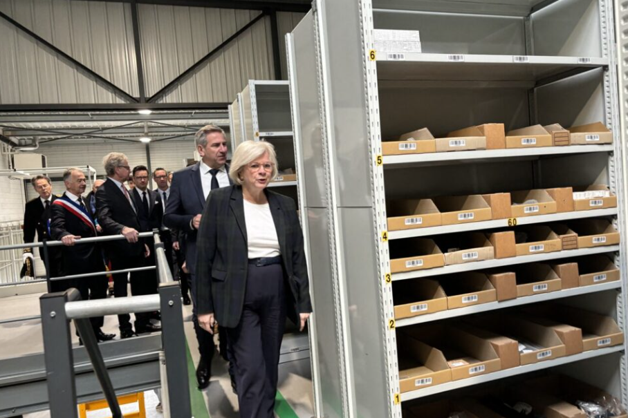 Centre Bretagne : la ministre du Travail en visite chez ce géant des pièces auto